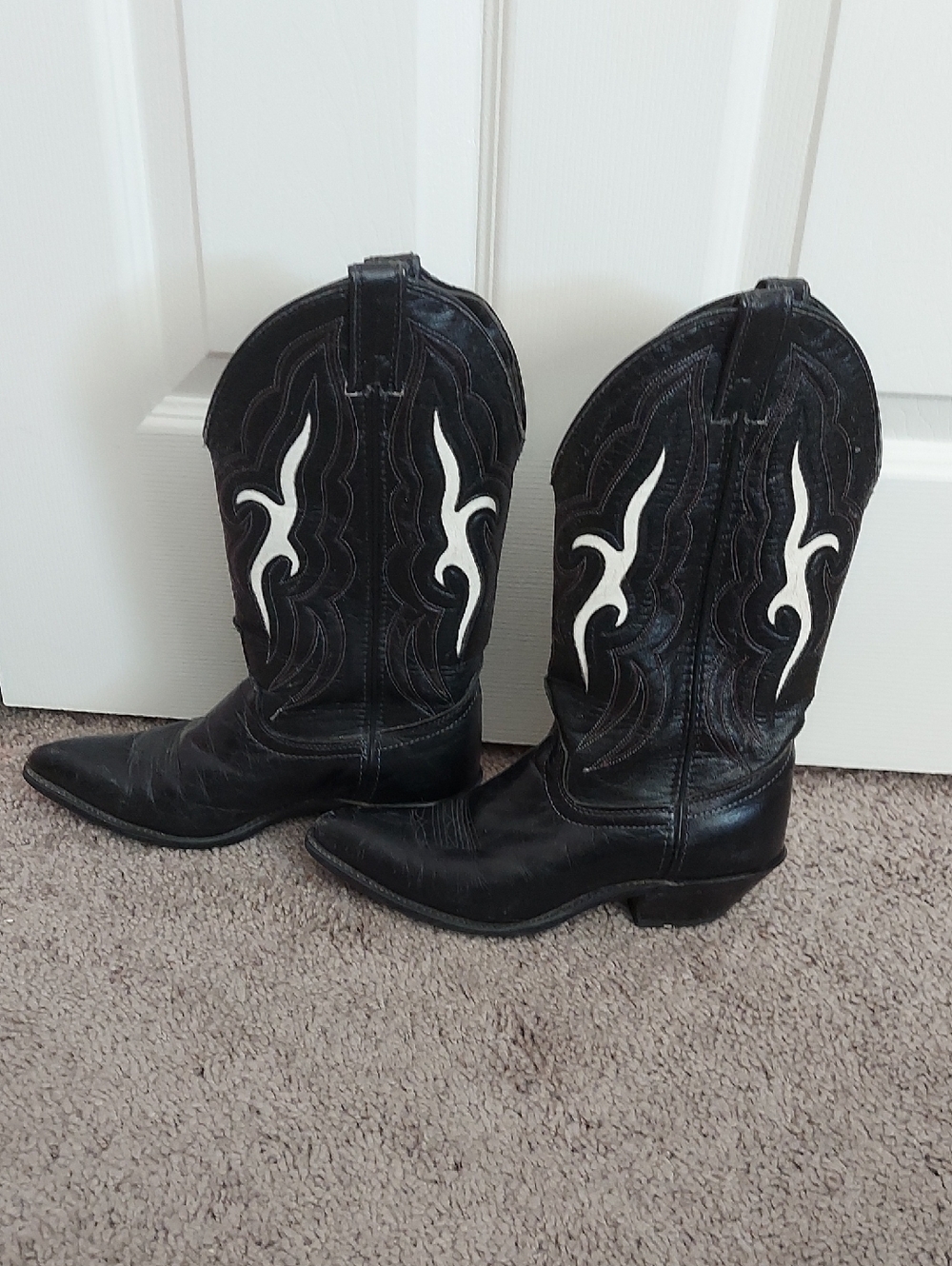 Black Leather Western Boots with White Inlay